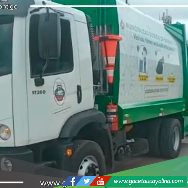 Alcaldesa de Yarinacocha presenta dos camiones compactadores nuevos para ampliar ruta de recojo de basura en el distrito