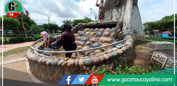 Limpian Pileta del parque La Lupuna en Yarinacocha