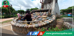 Limpian Pileta del parque La Lupuna en Yarinacocha
