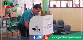 Candidato Manuel Gambini votó en el Colegio Faustino Maldonado
