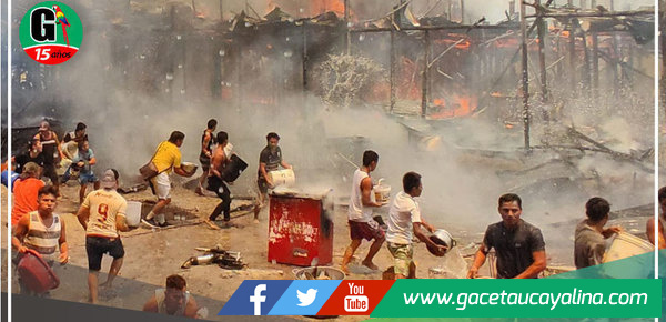 Dantesco incendio en Iquitos consume al menos 20 viviendas 