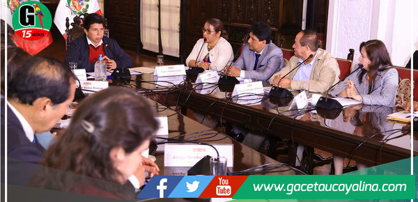 Congresista ucayalina se reunió con alcaldes provinciales y distritales en Palacio de Gobierno con Presidente Castillo