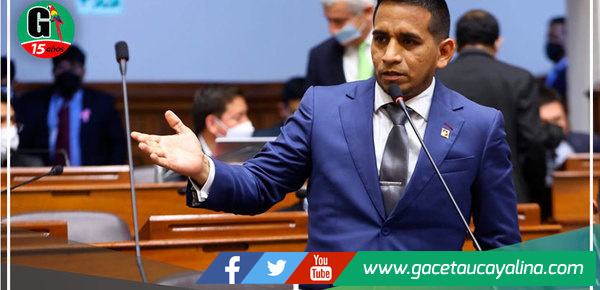 Congresista Elvis Vergara se mostró a favor de incrementar sueldo a trabajadores CAS