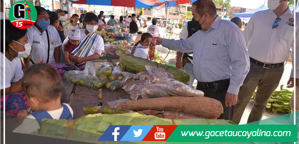 Gobernador Regional aperturó feria agropecuario, reconoció a guardianes del bosque y entregó embarcaciones fluviales 