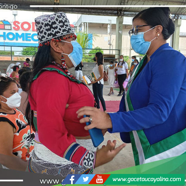 Se condecoró a más de 40 mujeres en su día en Yarinacocha