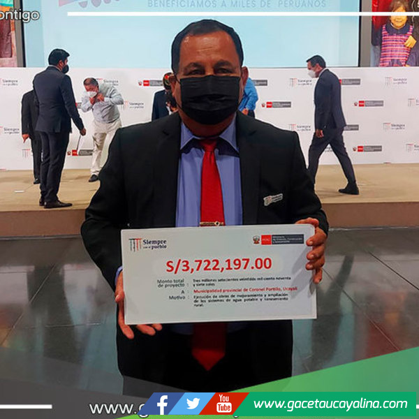 Alcalde Segundo Pérez recibió cheque para instalación de agua y desagüe de la C.N. Bethel