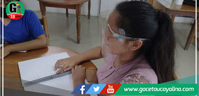 Clases de lectura y escritura para invidentes en el distrito de Yarinacocha