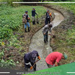 Trabajadores de municipalidad de Yarinacocha limpian caño natural del Jr. Iparía