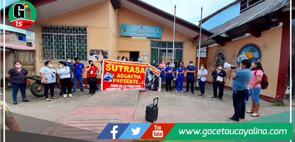 Realizan plantón exigiendo destitucion de la directora de la red de salud de Padre Abad