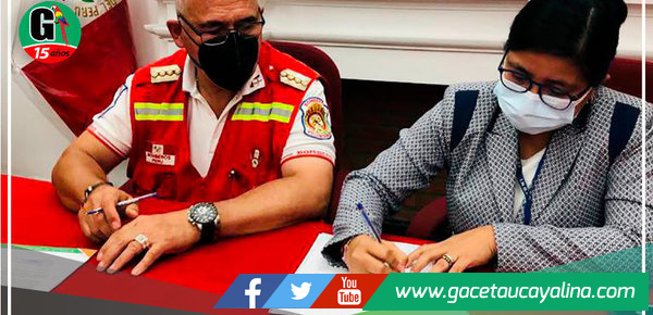 Alcaldesa de Yarinacocha presenta formalmente Convenio en la Intendencia Nacional de Bomberos 