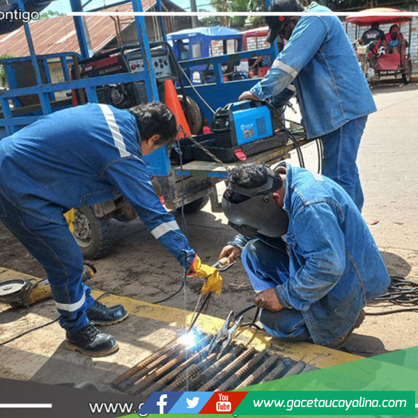 Inician colocación de rejillas en buzones sin tapa en Yarinacocha 