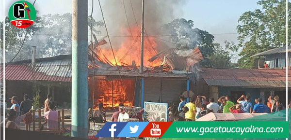 Dantesco incendio deja en cenizas hospedaje “Curimaná”