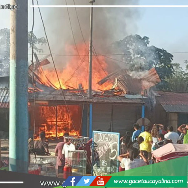 Dantesco incendio deja en cenizas hospedaje “Curimaná”
