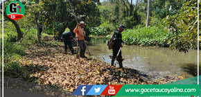 Continuo mantenimiento a caños naturales en Yarinacocha 