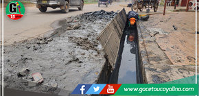 Limpian cunetas de Av. Unión en Yarinacocha