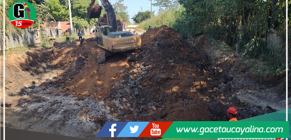 Excavación en obra de sistema de alcantarillado en el sector Shirambari sigue avanzando