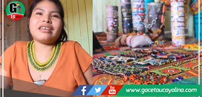Joven ucayalina con artritis juvenil emprende en la artesanía amazónica peruana