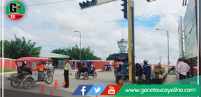 En Yarinacocha se realiza cambio de estructura de semáforo  