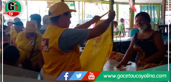 Comerciante de los mercados de Calleria, muestran su respaldo a Manuel Gambini 