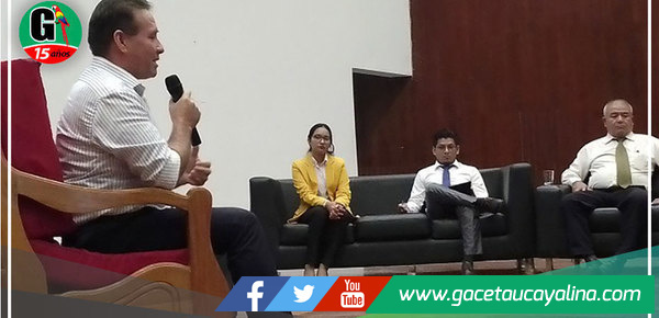 En Primer Conversatorio Manuel Gambini dio a conocer que impulsará obras de primer nivel en Ucayali