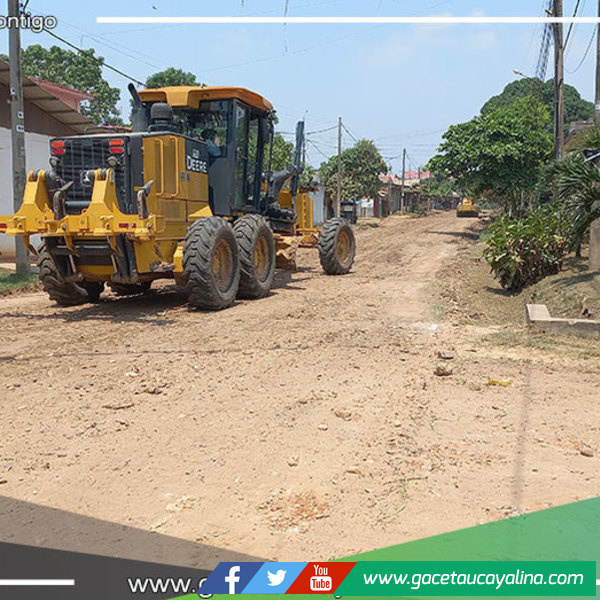 Realizan mantenimiento en principales vías de A.H. Roberto Ruiz Vargas en Yarinacocha