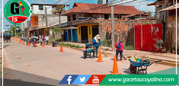Municipio de Manantay realiza desarenado y limpieza de principales calles del distrito