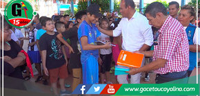 Entregan Útiles Escolares a I.E. Villa El Salvador en el distrito de Manantay