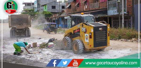 Eliminan más de una tonelada de basura acumulada en el ingreso al sector la Hoyada en Callería
