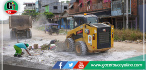 Eliminan más de una tonelada de basura acumulada en el ingreso al sector la Hoyada en Callería