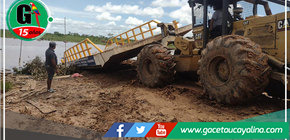 Colapsa puente inaugurado por Víctor Hugo López en Manantay