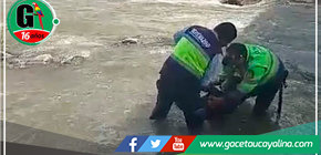 Rescatan a mujer que ingresaba al río Huallaga para lanzarse a la corriente
