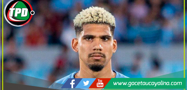 Araújo se estrenó con Bielsa