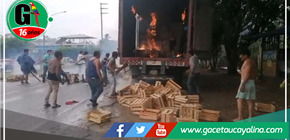 Voraz incendio de carrocería en plena carretera amenaza con tragedia en Las Palmas, La Banda de Shilcayo