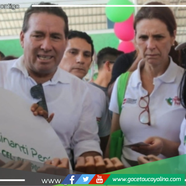 Ucayali: Ministra recomienda que se fabrique y se entregue mobiliario escolar a nivel nacional