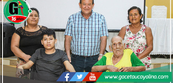 Alcalde de Atalaya Facilita Movilidad a Ciudadanos con Entrega de Sillas de Ruedas