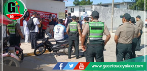 Fiscal Ríos Pinchi mediando en el paro de trabajadores del Centro de Salud de Morales