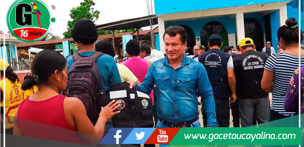 Alcalde de Tahuanía Entrega 40 Chalecos y Víveres a integrantes de Rondas Campesinas