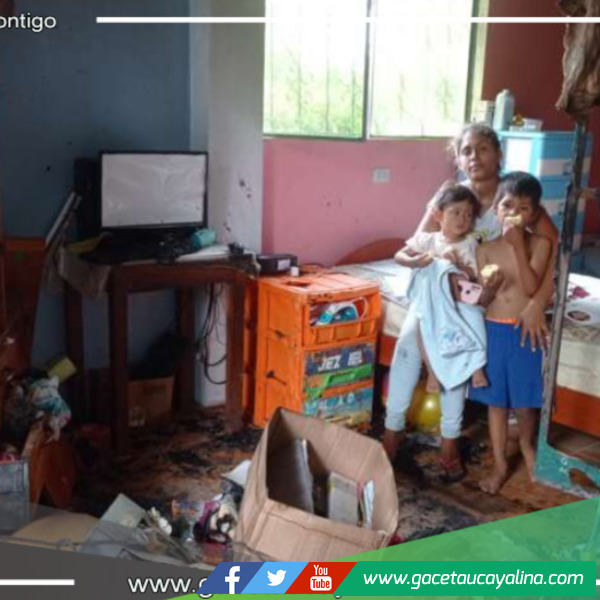 Madre e hijos pierden su hogar en devastador incendio