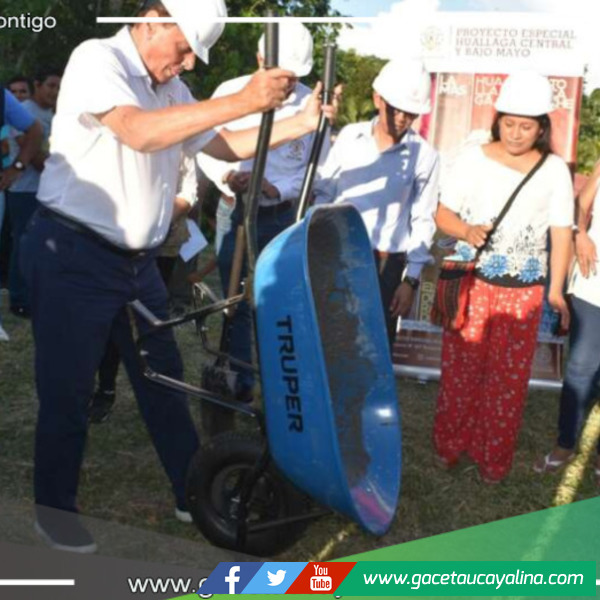Colocación de la primera piedra para techo cobertor en el Colegio Emilio San Martín de Tabalosos