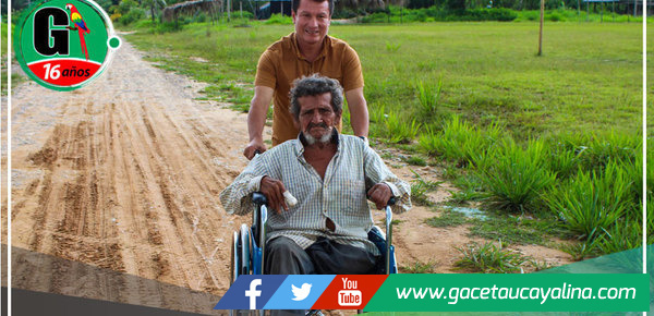 Alcalde de Tahuanía, Fernando Arechaga García, Brinda Esperanza a Don Javier Toro Lévano con Gesto Solidario