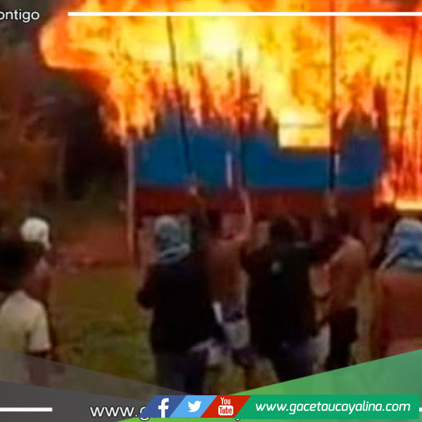 Pobladores prenden fuego cerca de la tubería del Oleoducto en C.N. Santa Rosa en el distrito de Manseriche