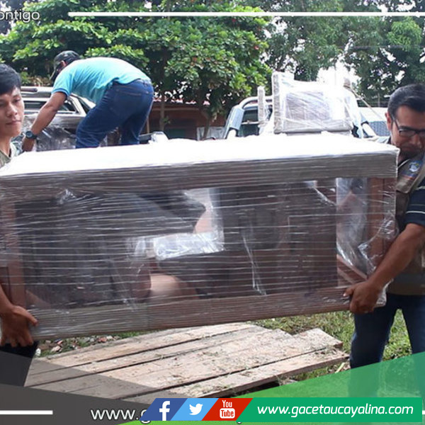 Continúa entrega de mobiliarios escolares para más de 17 mil alumnos en Ucayali