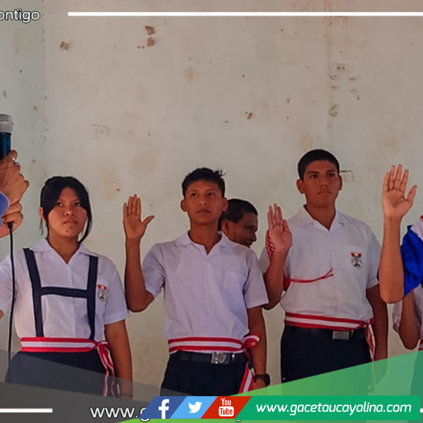 Alcalde de Manantay juramentó a Municipio Escolar de la I.E. Francisco Bolognesi 