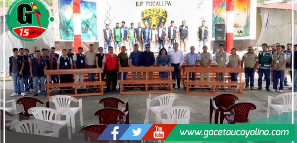 Internos del penal de Pucallpa elaboran bancas con madera decomisada por el GOREU 