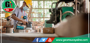 MYPES ucayalinas aprenden a elaborar muebles de madera con finos acabados 