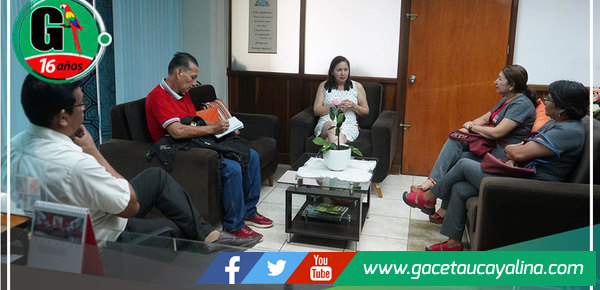 Alcaldesa coordina implementación tecnológica educativa en aula piloto de la I.E. Villa El Salvador