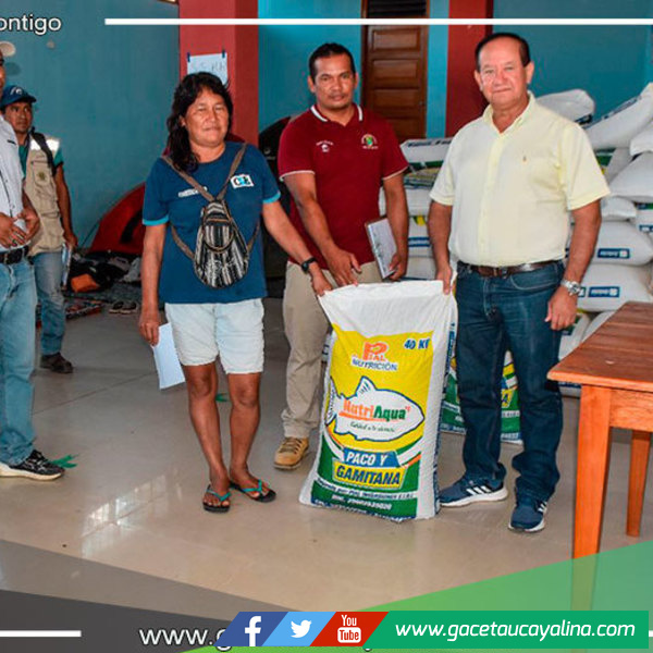 Alcalde de Atalaya y Proyecto de Inversión entregan alimento a beneficiarios piscícolas para fortalecer la cadena productiva