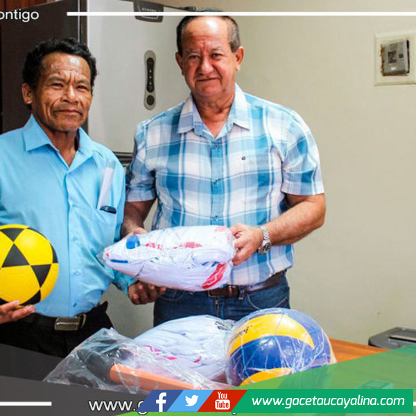 Alcalde de Atalaya impulsa el deporte juvenil con entrega de implementos deportivos