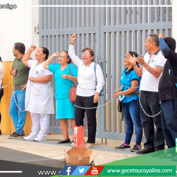 Personal del hospital Iquitos se encadenó