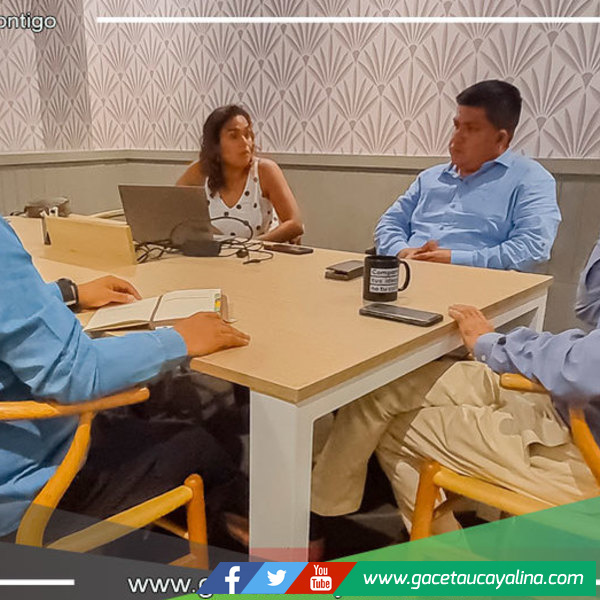 Reunión Estratégica: Alcalde de Sepahua y Representante de Internet para Todos Exploran Opciones para Optimizar Conectividad Digital